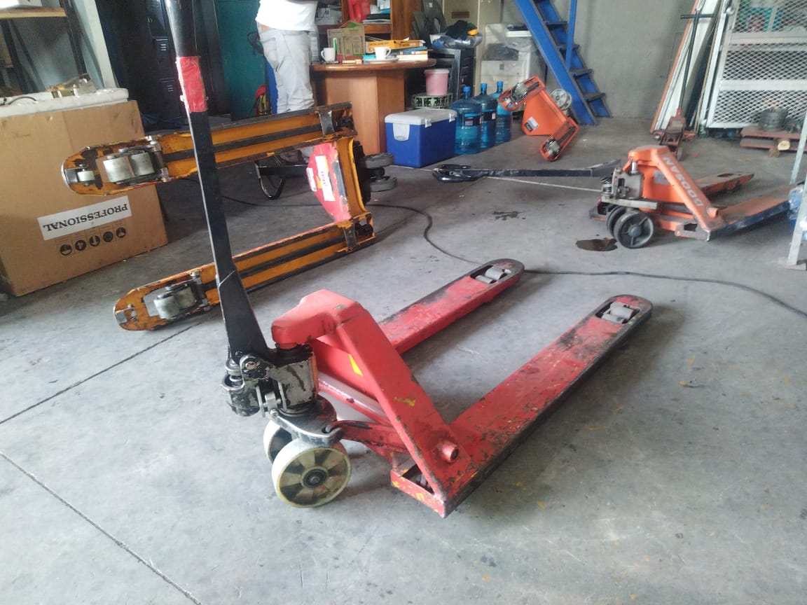5 Things to Know Before Buying a Pallet Jack in Johannesburg