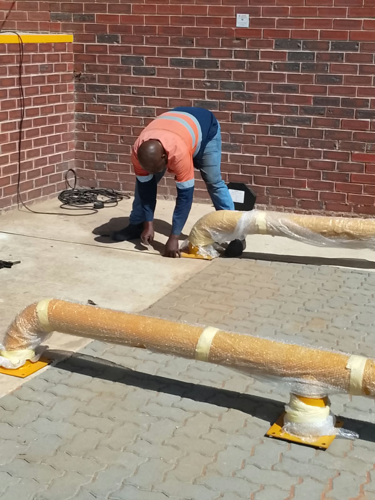 Straight vs Cranked Truck Wheel Guides: Which Is Best for Your Loading Bay?